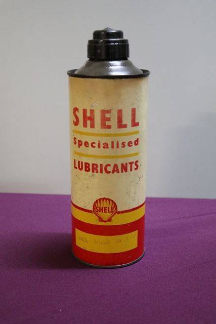 Australian Shell Quart Oil Tin with Plastic Top
