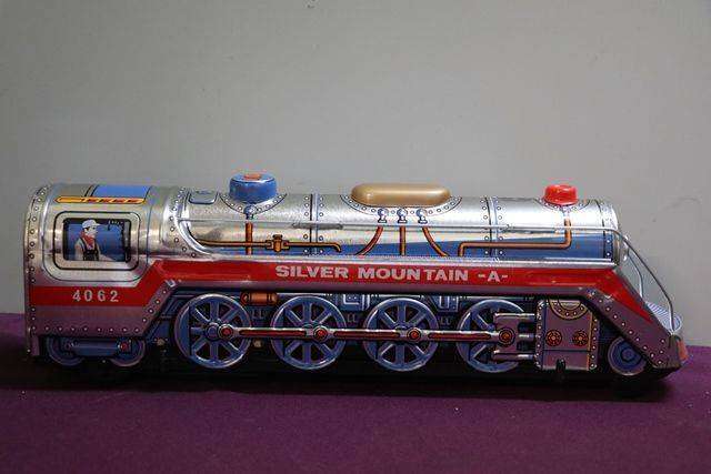 Battery Operated Silver Mountain Express A Train 