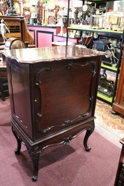 Early C20th Mahogany Fitted Drinks Cabinet 