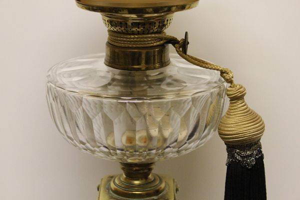 19th Century Oil Lamp On Onyx Base + Brass Mounts Modern Shade