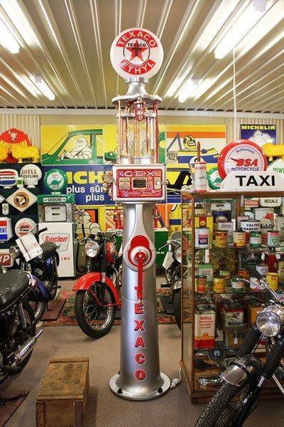 A Stunningly Restored GEX Letterbox Petrol Pump In Texaco Livery