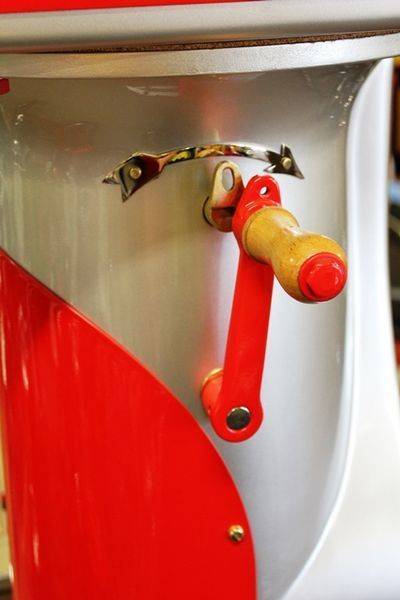 A Stunningly Restored GEX Letterbox Petrol Pump In Texaco Livery