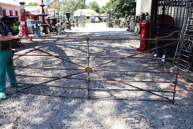 Antique Simpson and Sons Adelaide 10ft 2in Farm Gate  