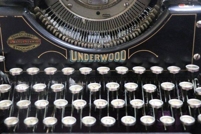 Antique Underwood Standard Typewriter Number 3  