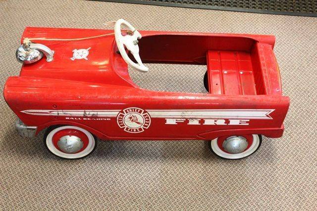 Pedal fire truck best sale antique