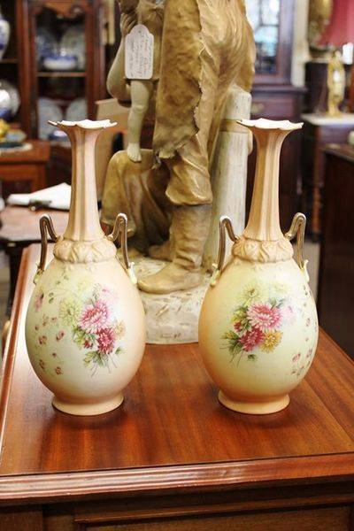 Pair Of Late 19th Century Austrian Porcelain Vases Xxxx Antique