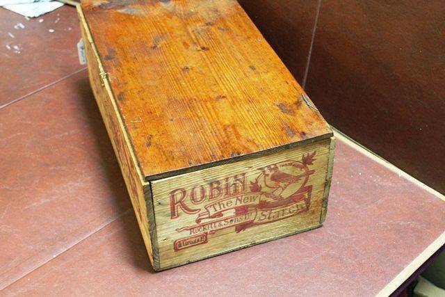 Robin Starch Original Display Wooden Box