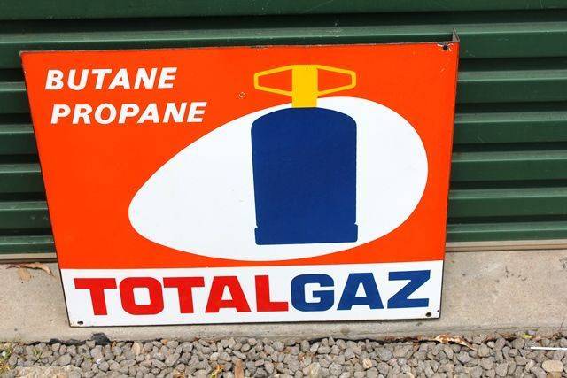 Total Gaz Post Mount Enamel Sign