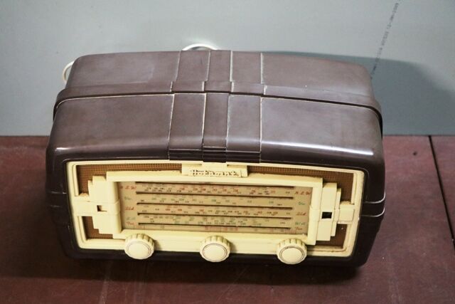 Vintage Hotpoint Bakelite Radio Not Tested