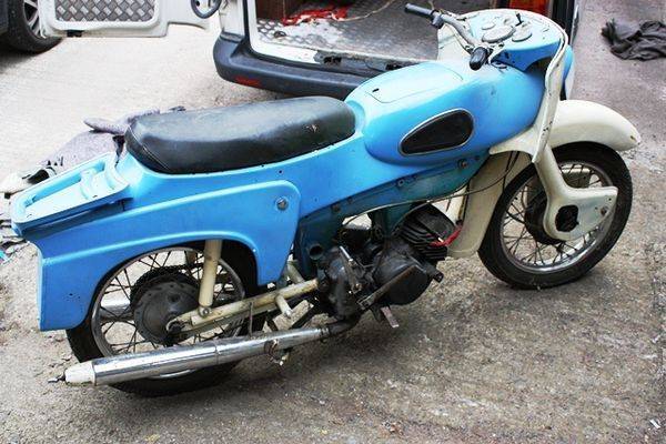 1960s Ariel Leader 250cc Motorcycle for Restoration