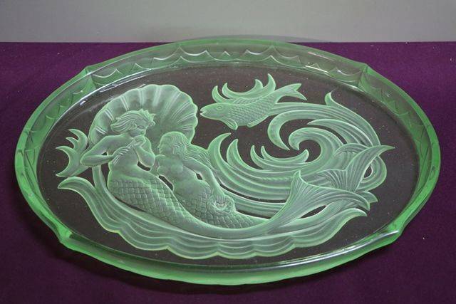 7 Pieces Art Deco Green Uranium Glass Mermaid Trinket Set C1930 
