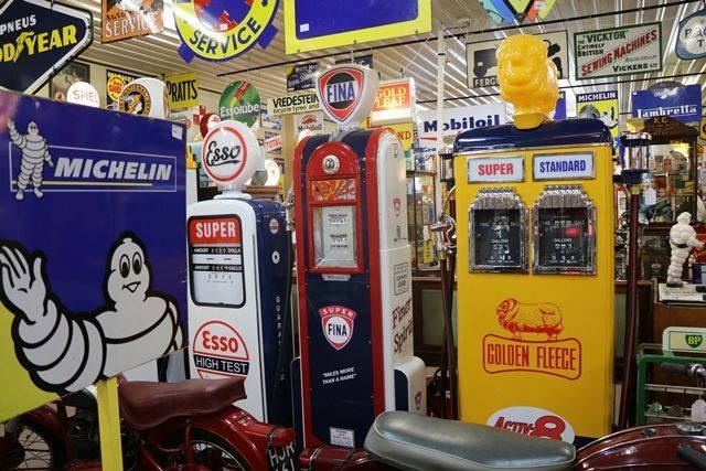 A Stunningly Restored Art Deco Wayne 60 Petrol Bowser