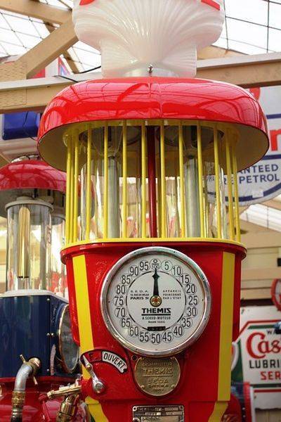A Stunningly Restored Themis Deluxe Petrol Pump In Shell Livery