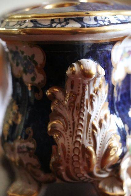Booths Scale Blue Bulb Pot With Loose Cover C1906 
