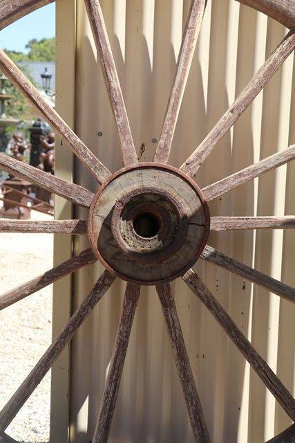 Buggy Wagon Wheel Wood Spokes Iron Rim Amish Carriage 