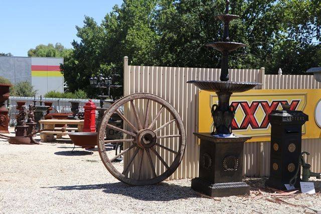 Buggy Wagon Wheel Wood Spokes Iron Rim Amish Carriage 