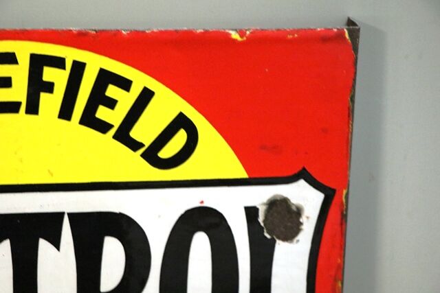 Early 1920and39s Castrol Wakefield Post Mount Enamel Sign 