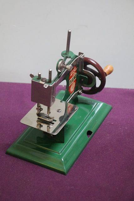 Lovely Vintage Diana Toy Sewing Machine 