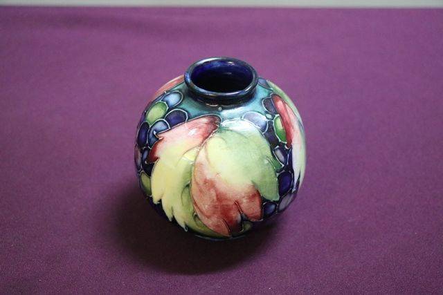 Moorcroft Leaf + Grape Design Potter to Her Majesty The Queen C192849