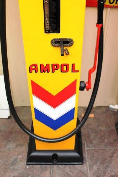 Older Restoration Woodward Manual Petrol Pump In Ampol Livery