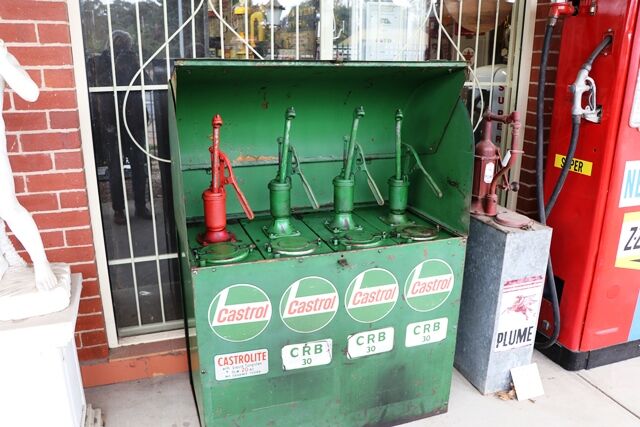 Rare Vintage Castrol 4 Pump Garage Oil Dispenser 