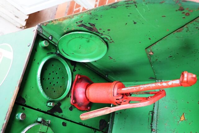 Rare Vintage Castrol 4 Pump Garage Oil Dispenser 