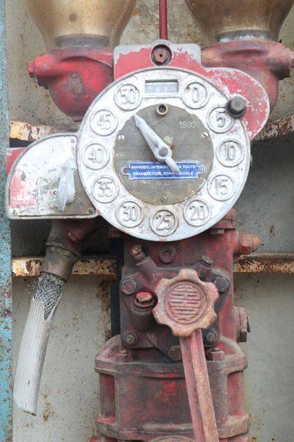 Satam 2 Door Twin Cylinder Manual Petrol Pump