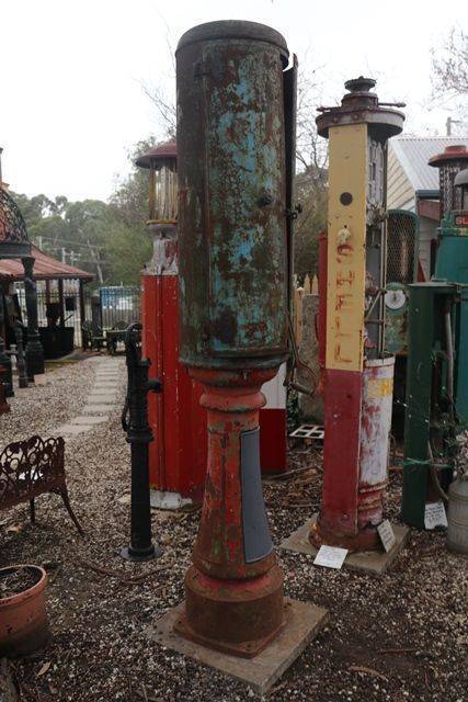 Satam 2 Door Twin Cylinder Manual Petrol Pump