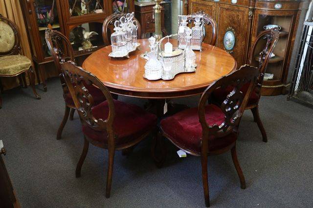 Set of 6 Antique Victorian Carved Walnut Cab Leg Chairs 