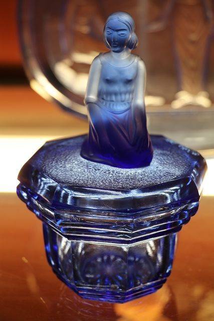 Stunning Art Deco 7 Piece Blue Glass Trinket Set 