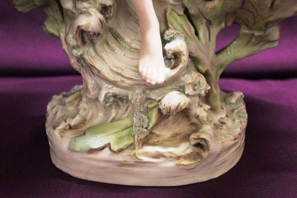 Stunning Royal Dux Figure With Two Shell Bowls C1900