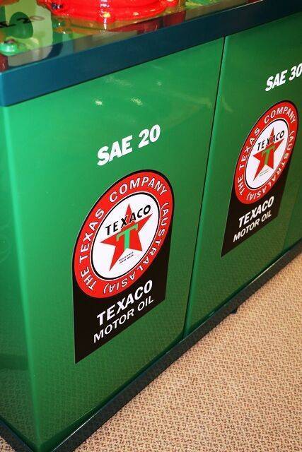 Stunning Vintage Set of 3 Glass Pump Texaco Hi Boys 