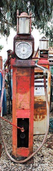 Themis Single Cylinder Manual Petrol Pump For Restoration