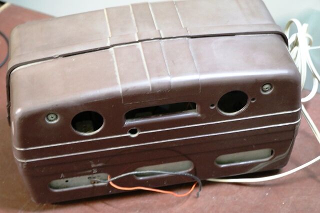 Vintage Hotpoint Bakelite Radio Not Tested