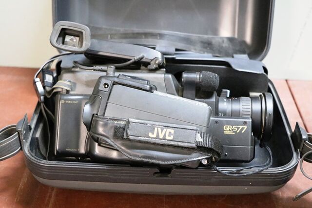 Vintage JVC Super VHS VideoMovie GR S77 Camera RecorderPlayer 