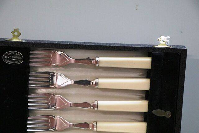 Vintage Kemp Bros Boxed Fish Knives and Forks Set 