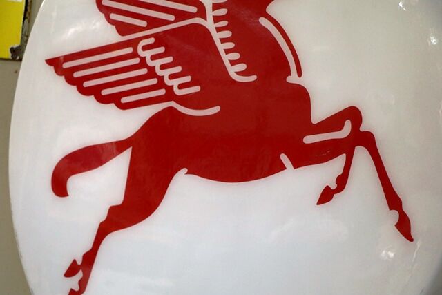 Vintage Original Mobil Pegasus Round Perspex Sign 