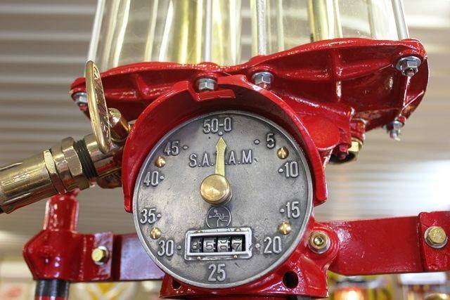 Vintage Satam Chariot Petrol Pump in Texaco Livery