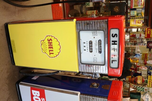 Vintage Wayne 605 Petrol Pump in Shell Livery Older Restoration 
