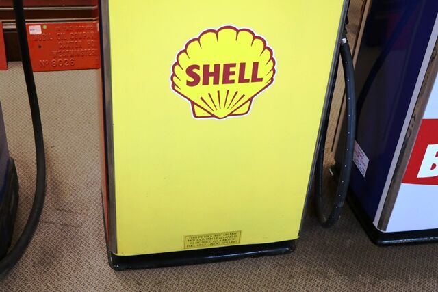 Vintage Wayne 605 Petrol Pump in Shell Livery Older Restoration 