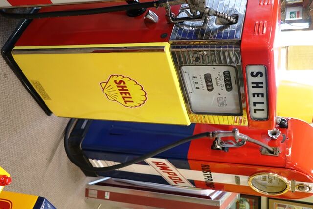 Vintage Wayne 605 Petrol Pump in Shell Livery Older Restoration 