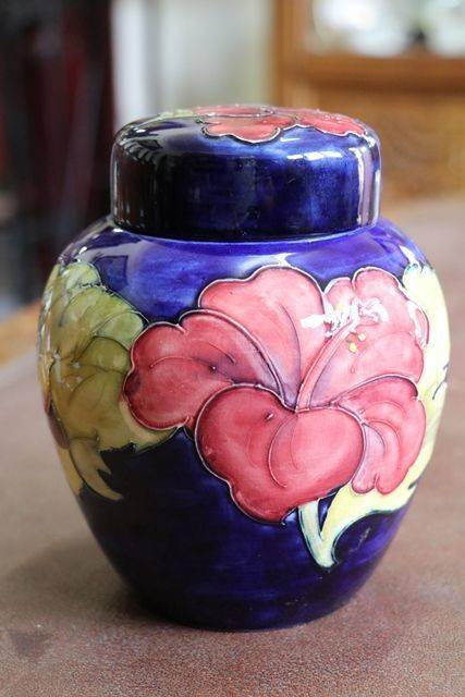 Walter Moorcroft Hibiscus Design Ginger Jar C1949 78