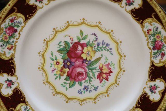 Wonderful 23 Pieces Royal Albert Lady Hamilton Tea Service  