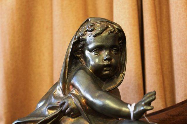 Wonderful Pair Of 19th Century Gilt Bronze Cherubs On Rouge Marble And Gilt Mounts