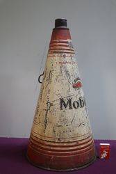 Gargoyle Mobiloil  2 12 Gallons Oil Cone Can