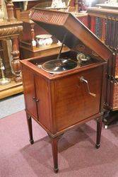 Antique Gramophone 