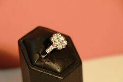 18ct White Gold Diamond Cluster Ring 