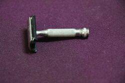 Antique The Laurel Ladies Boudoir Safety Razor in Original Tin