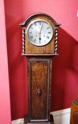 Early 20th Oak Barley Twist Round Face Grandmother Clock 