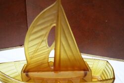  ART DECO AMBER PRESSED GLASS YACHTBOAT BY CARLSHUTTE 